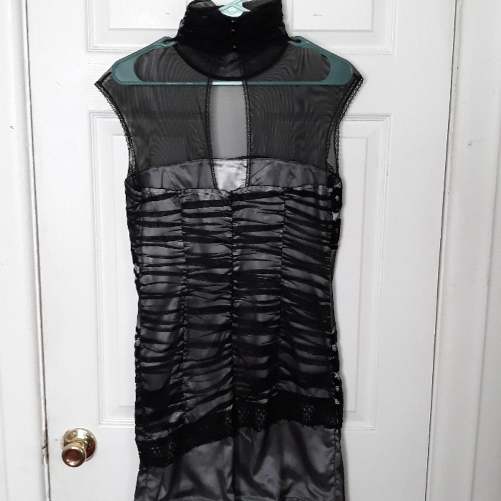 Dress - Picture 3 of 5